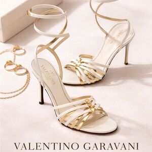 Valentino Garavani Ladycrush Ankle Strap Stud Sandals White Gold Leather Size 6